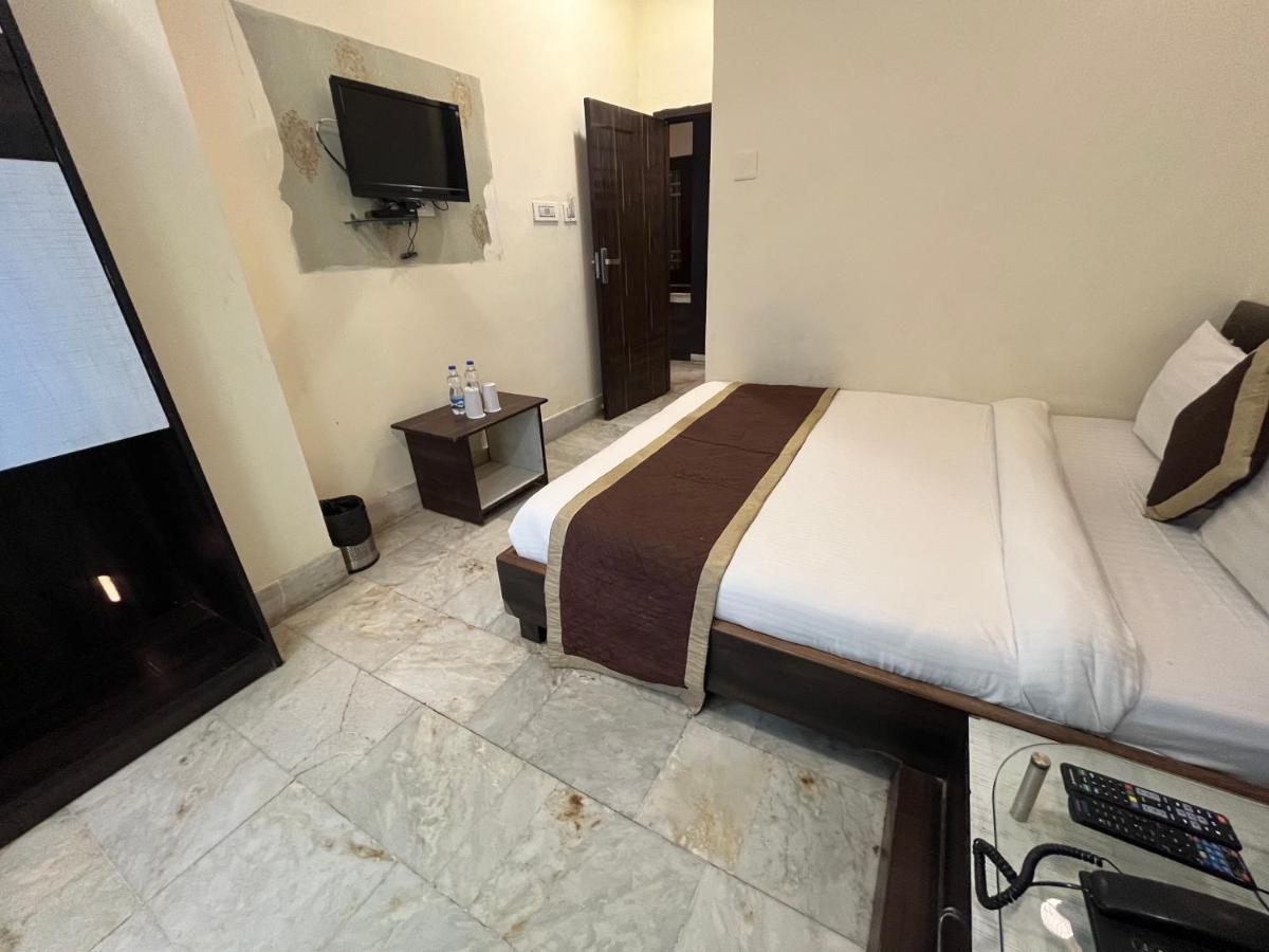 Hotel Raj Vilas อุเดเปอร์ ภายนอก รูปภาพ