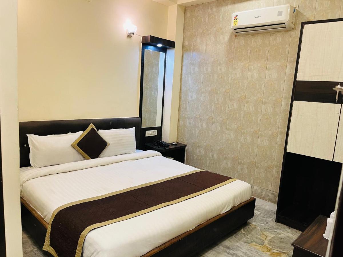 Hotel Raj Vilas อุเดเปอร์ ภายนอก รูปภาพ