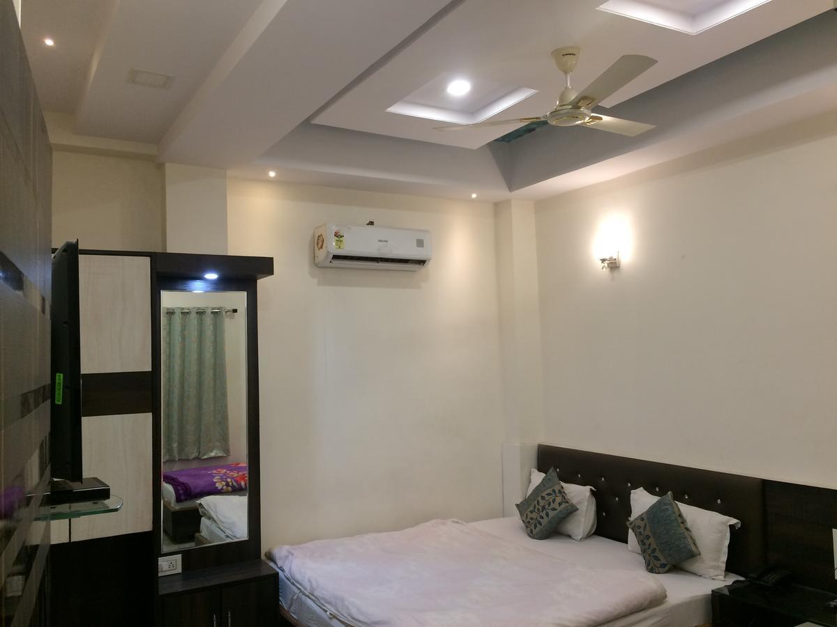 Hotel Raj Vilas อุเดเปอร์ ภายนอก รูปภาพ