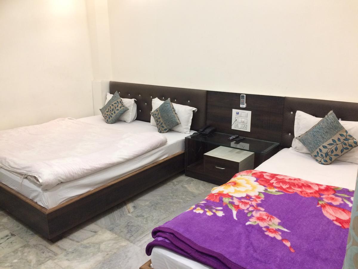 Hotel Raj Vilas อุเดเปอร์ ภายนอก รูปภาพ